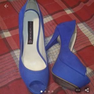 Steve Madden Blue Peep Toe Heels